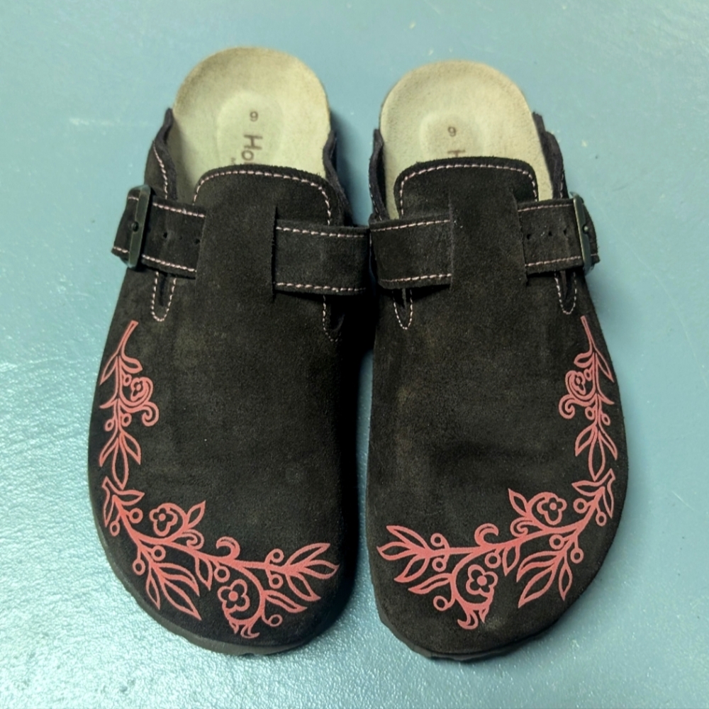 Women's size 9 brown suede slide mule shoe